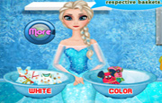 Elsa Washing Clothes